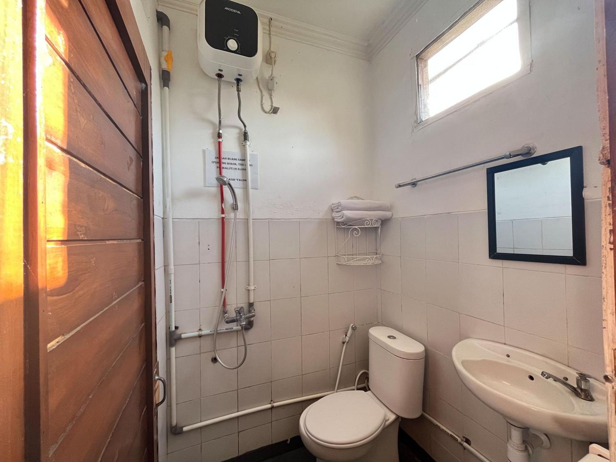 Reddoorz Syariah At Falisha Umy Ngabean Buitenkant foto