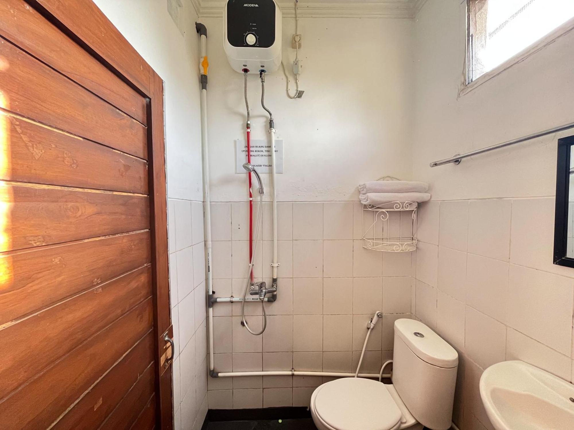 Reddoorz Syariah At Falisha Umy Ngabean Buitenkant foto